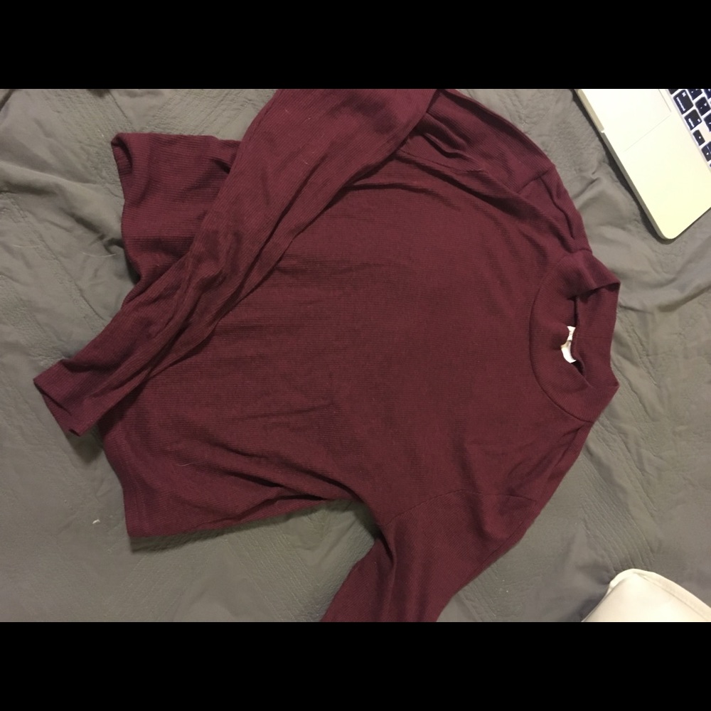 Crop skin tight sweatshirt